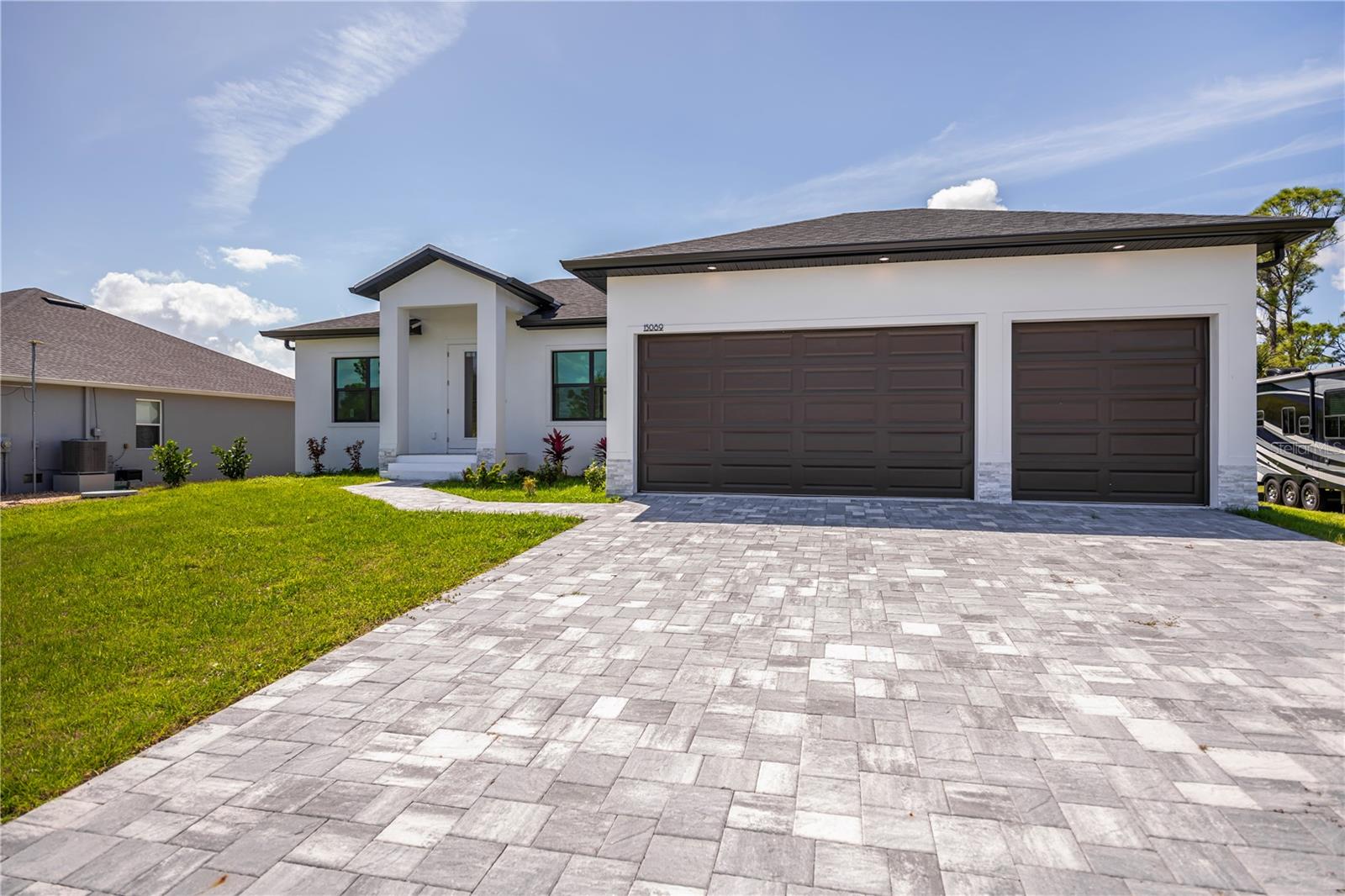 15089 ALDAMA CIR, PORT CHARLOTTE, FL — photo 41
