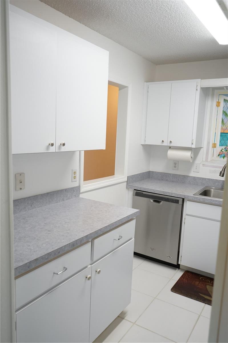 1901 CANTERBURY LN #4, SUN CITY CENTER, FL — photo 11