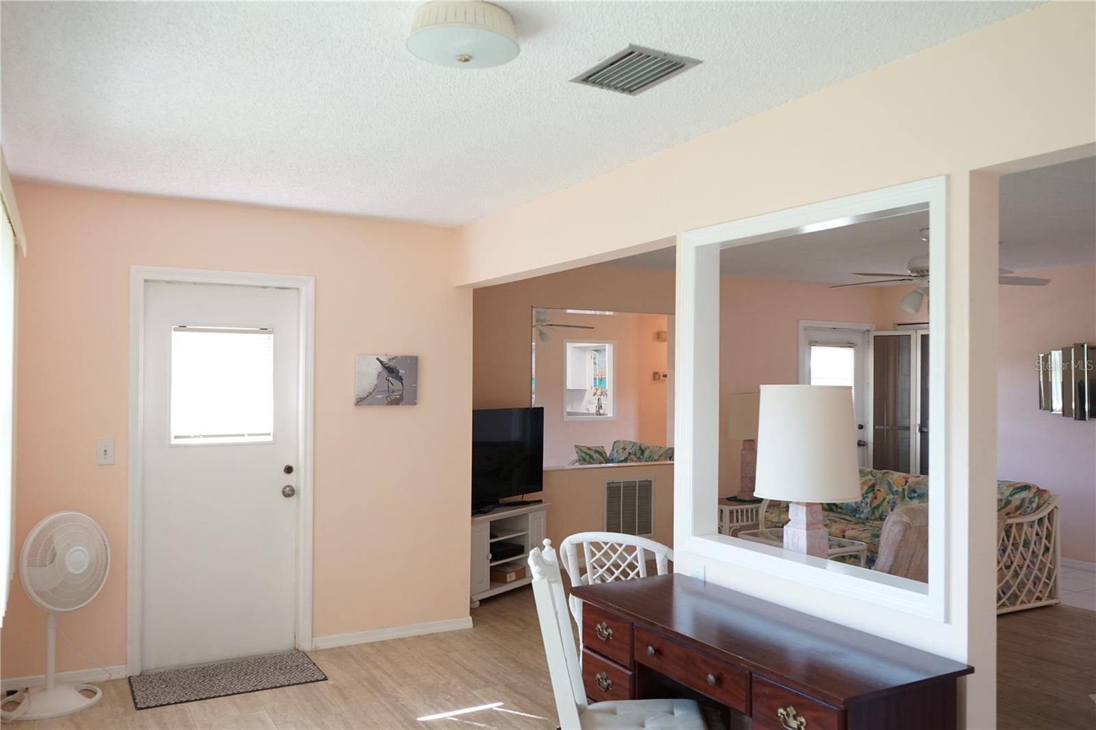 1901 CANTERBURY LN #4, SUN CITY CENTER, FL — photo 15