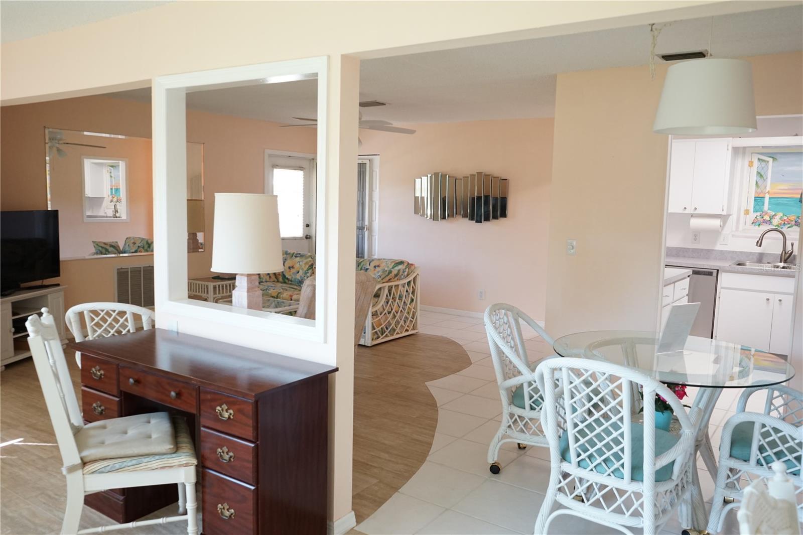 1901 CANTERBURY LN #4, SUN CITY CENTER, FL — photo 16