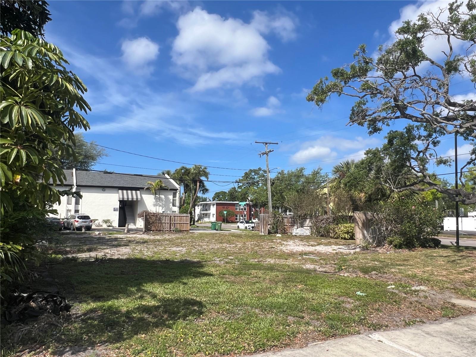404 E DAVIS BLVD, TAMPA, FL — photo 2