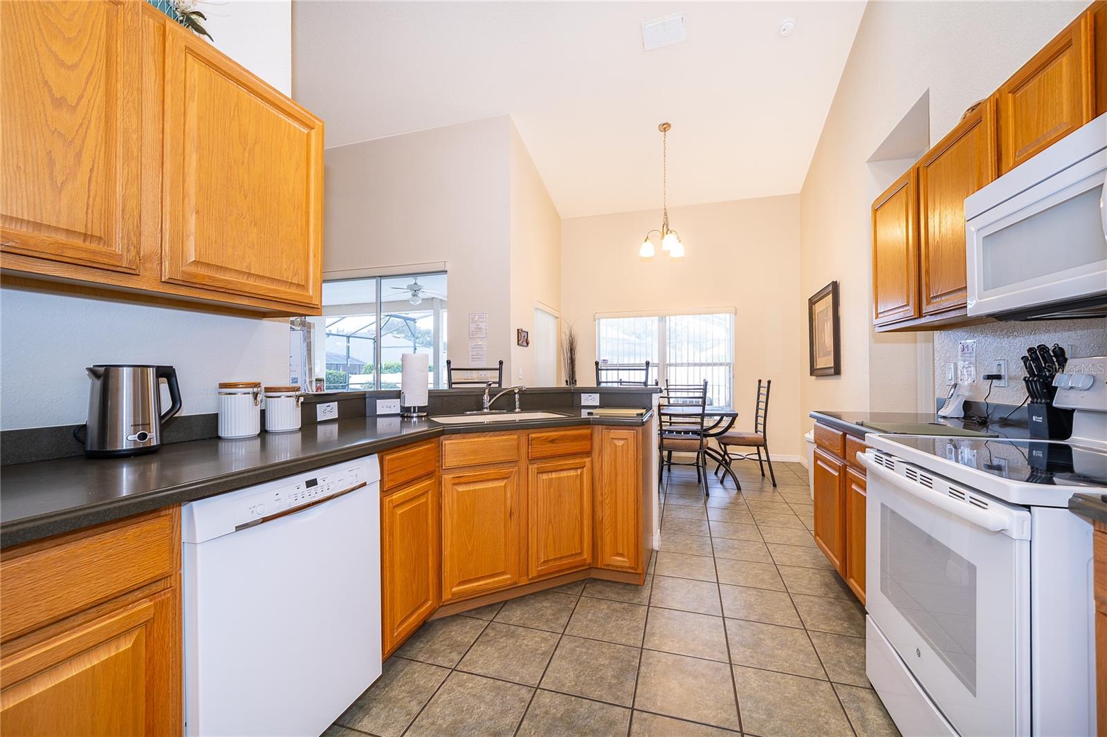 569 BURFORD CIR, DAVENPORT, FL — photo 7