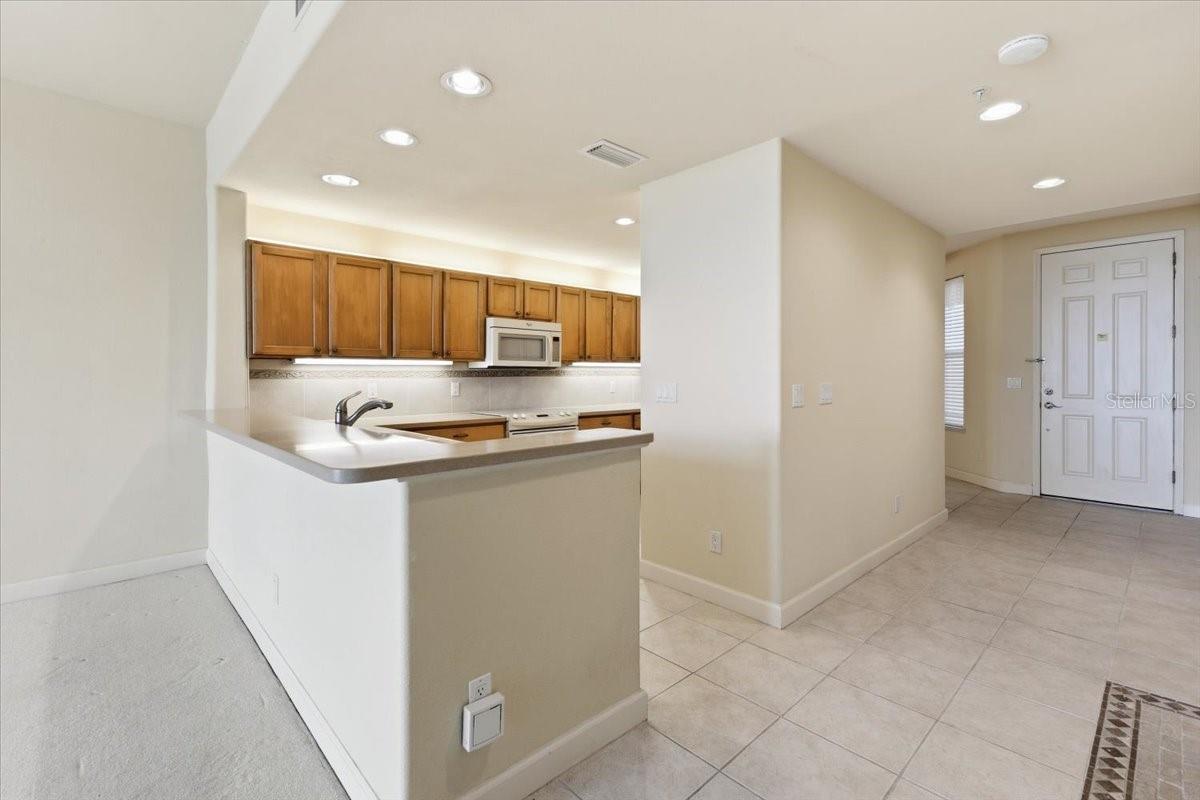 10045 LINKS LN #203, ROTONDA WEST, FL — photo 9