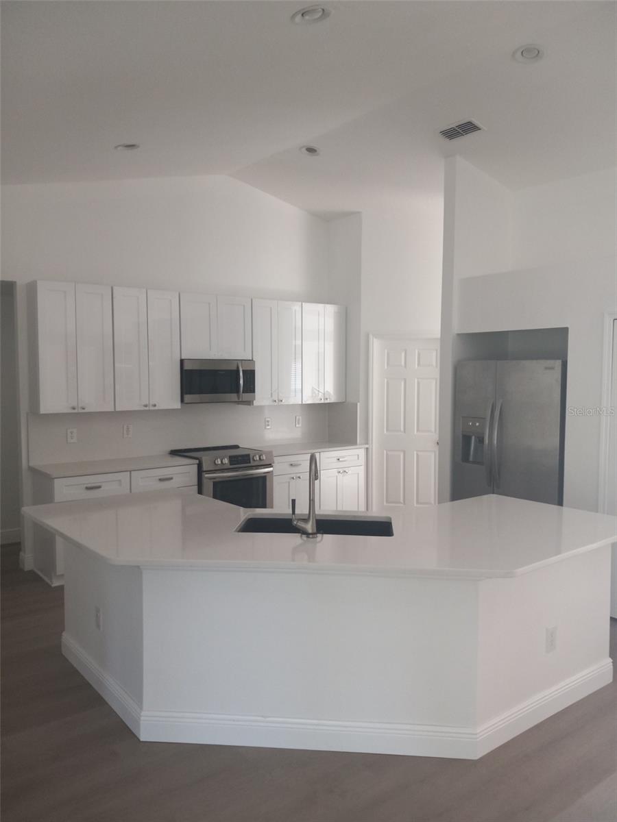 2477 THACKER TRL, KISSIMMEE, FL — photo 4