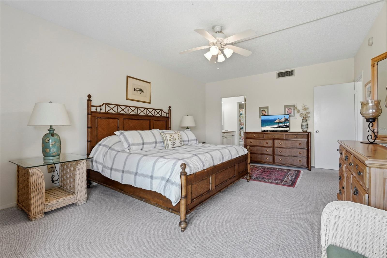 3240 GULF OF MEXICO DR #B104, LONGBOAT KEY, FL — photo 28