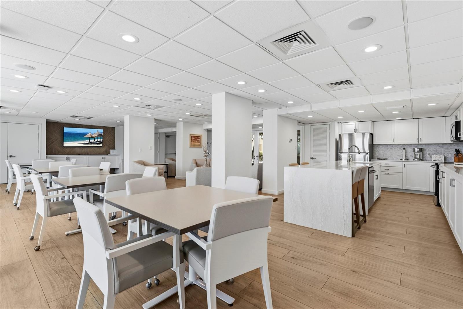 3240 GULF OF MEXICO DR #B104, LONGBOAT KEY, FL — photo 55