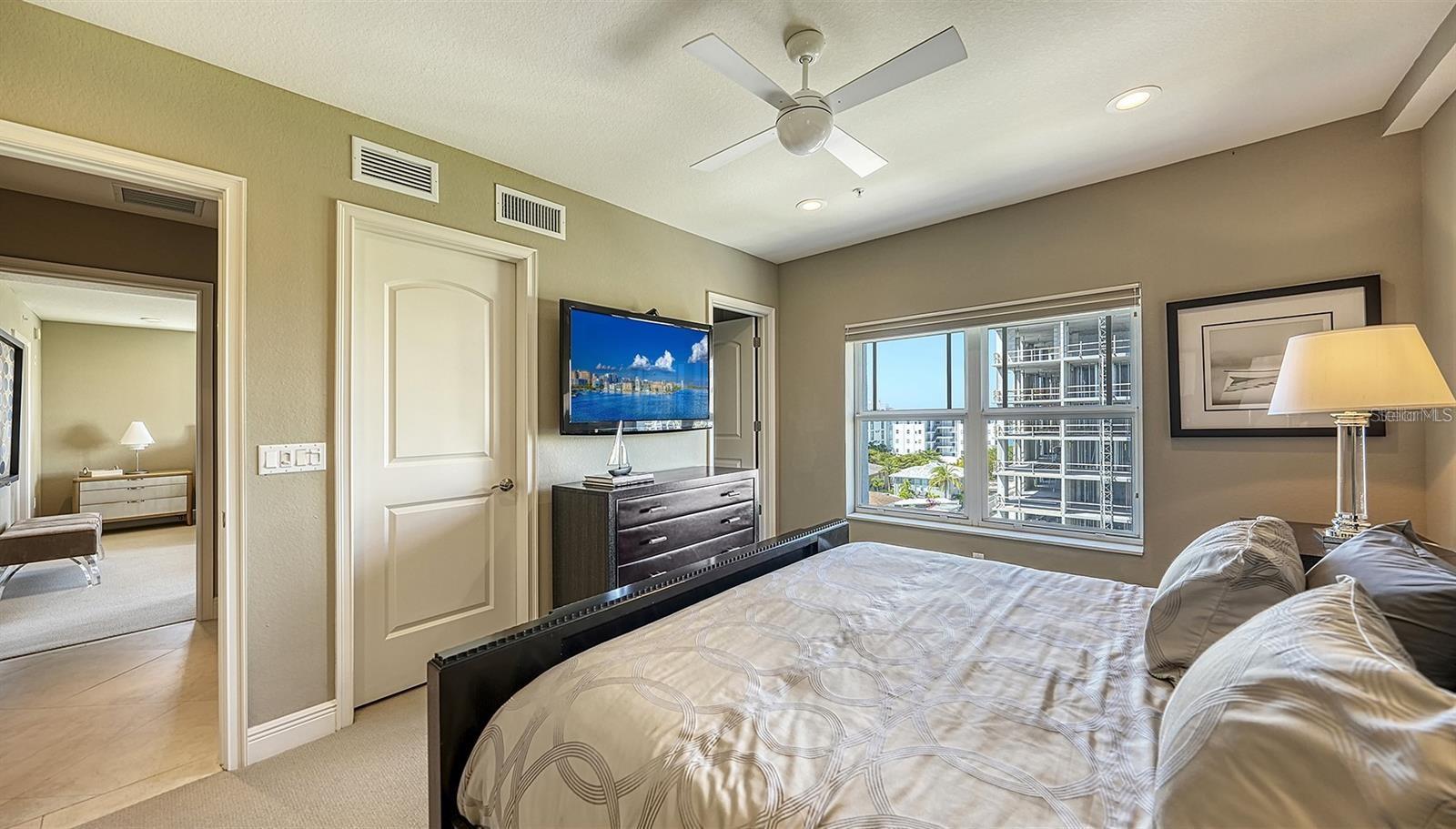 650 GOLDEN GATE PT #602, SARASOTA, FL — photo 33