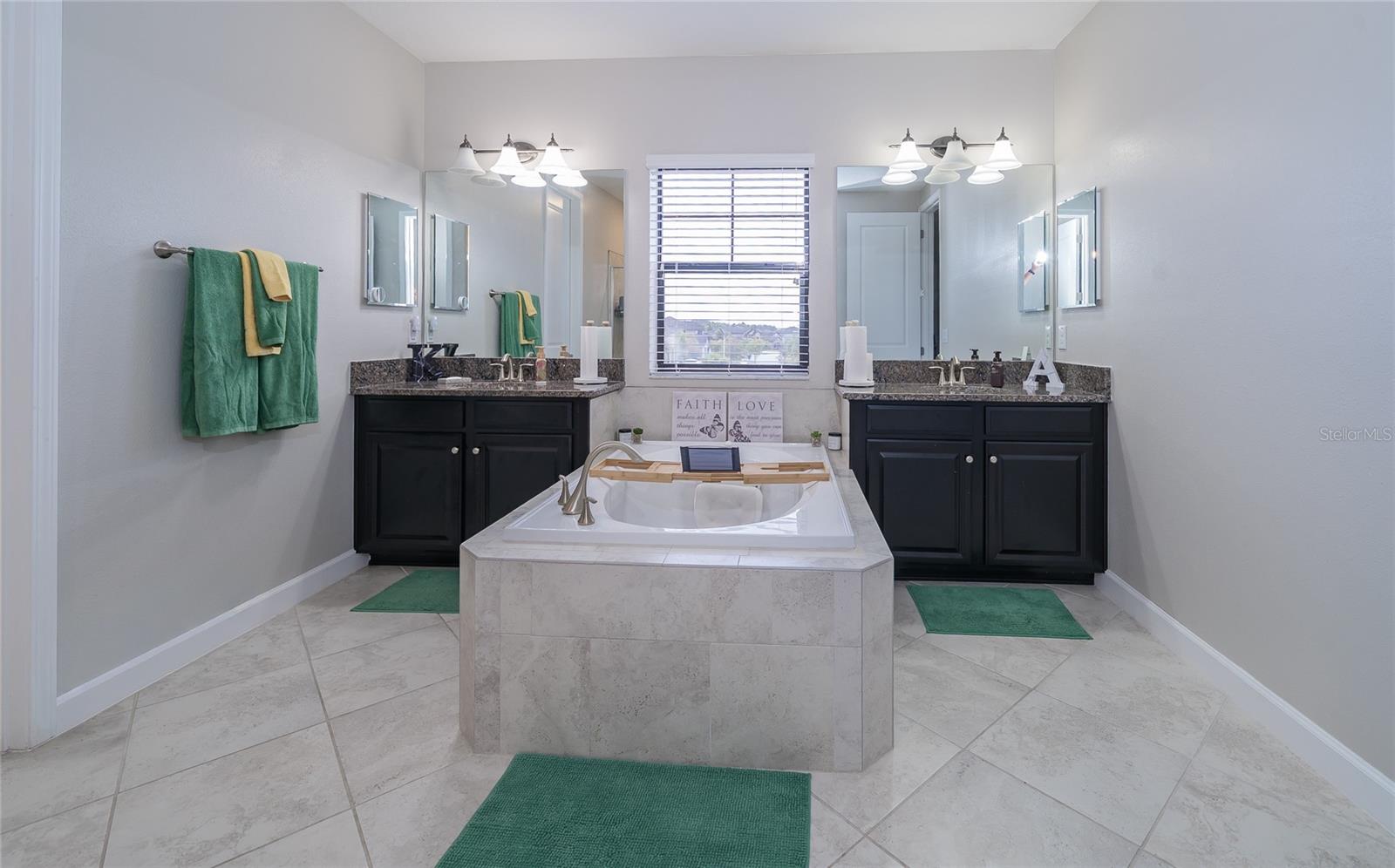 8099 LAGO MIST WAY, WESLEY CHAPEL, FL — photo 23