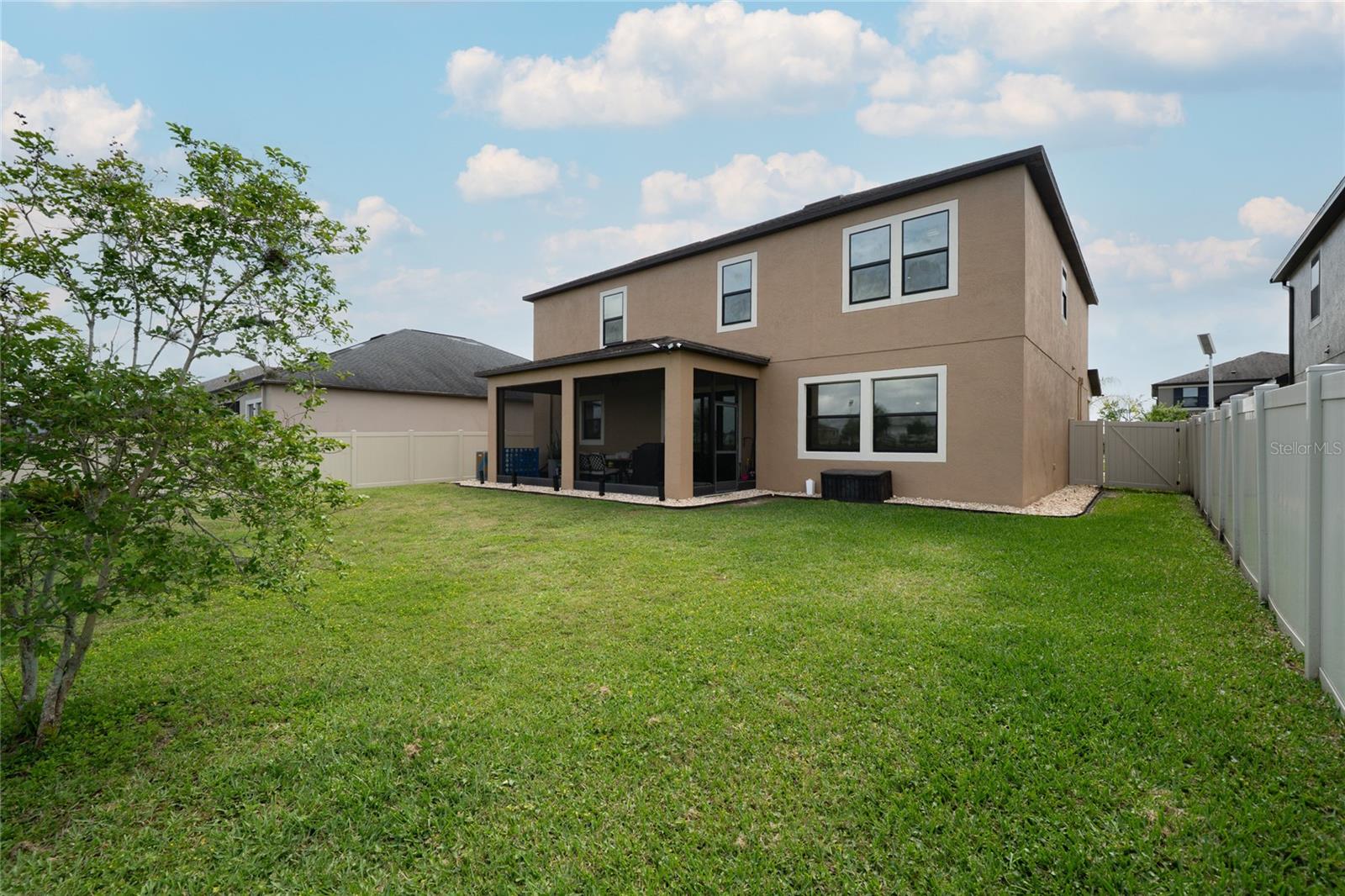 8099 LAGO MIST WAY, WESLEY CHAPEL, FL — photo 3