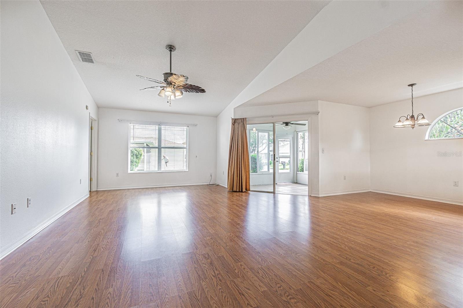 11204 COREY PAVIN LN, SAN ANTONIO, FL — photo 12