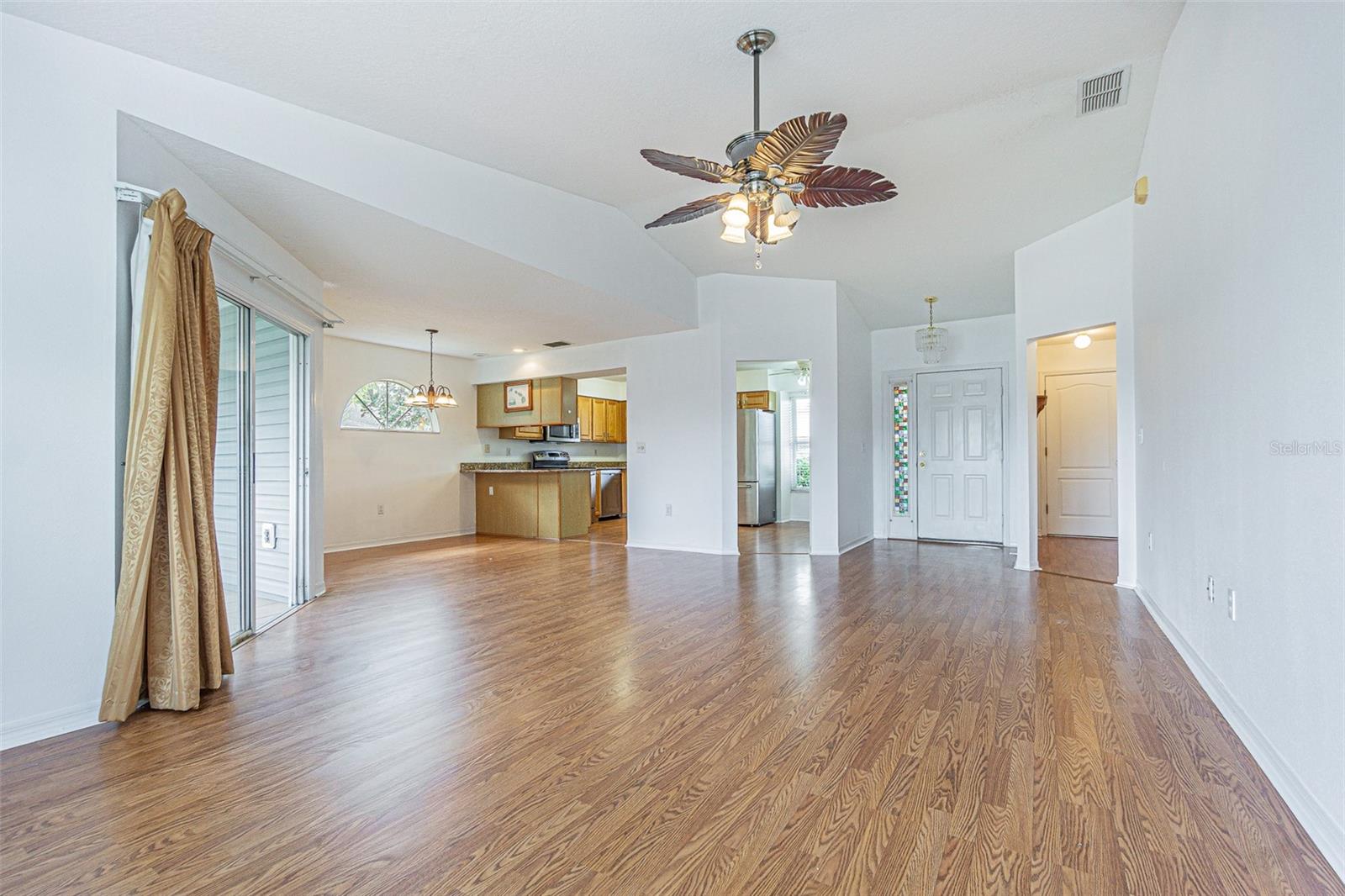 11204 COREY PAVIN LN, SAN ANTONIO, FL — photo 17