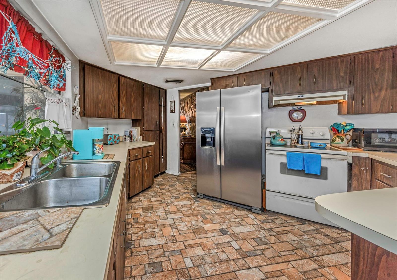 107 COUNTRY VILLAS DR, SAFETY HARBOR, FL — photo 12