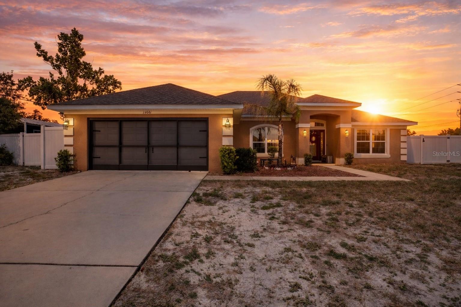 14061 WHITE PLAINS ST, SPRING HILL, FL — photo 2