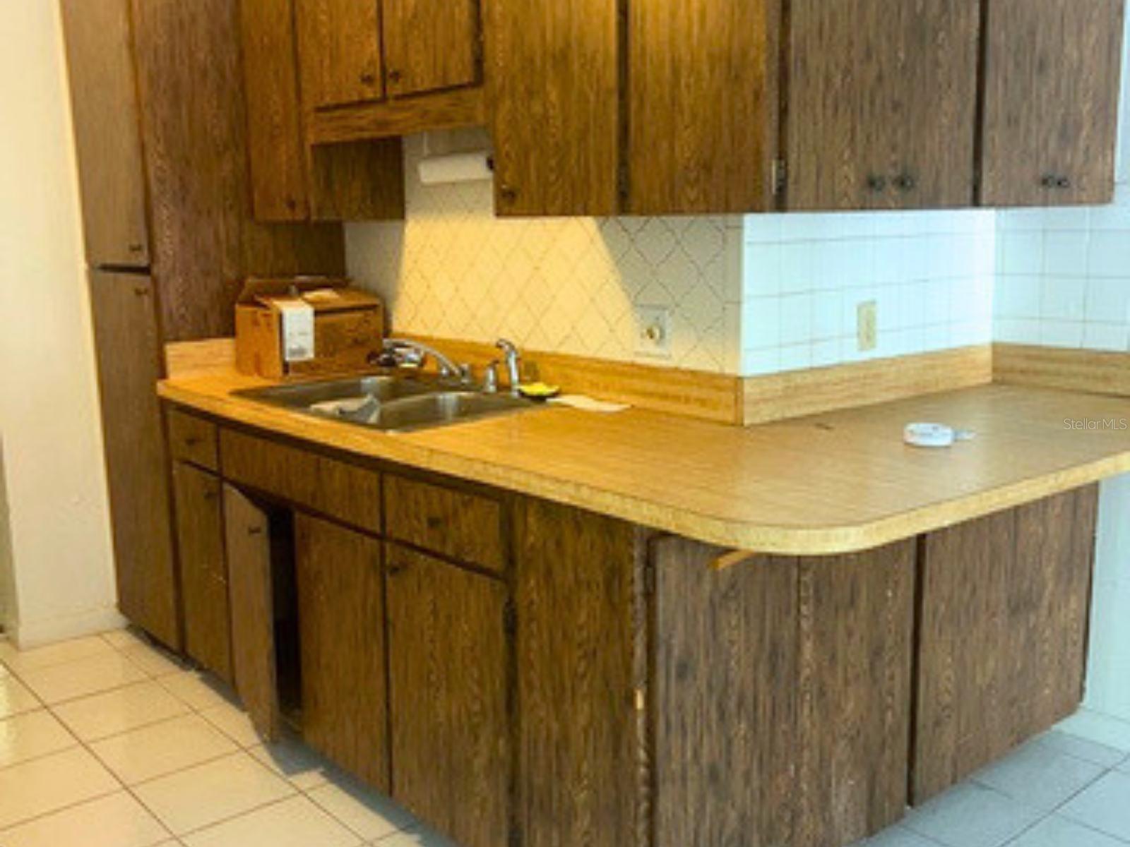 208 13TH ST SW, LARGO, FL — photo 3