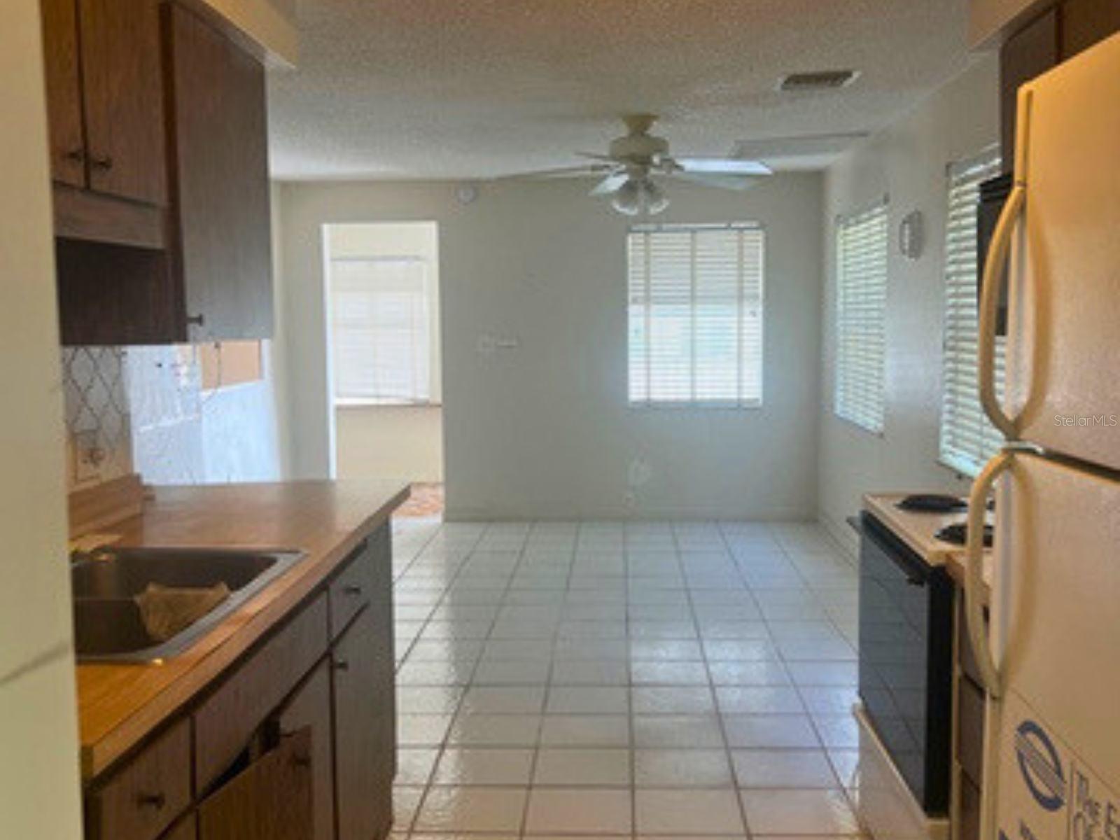 208 13TH ST SW, LARGO, FL — photo 4