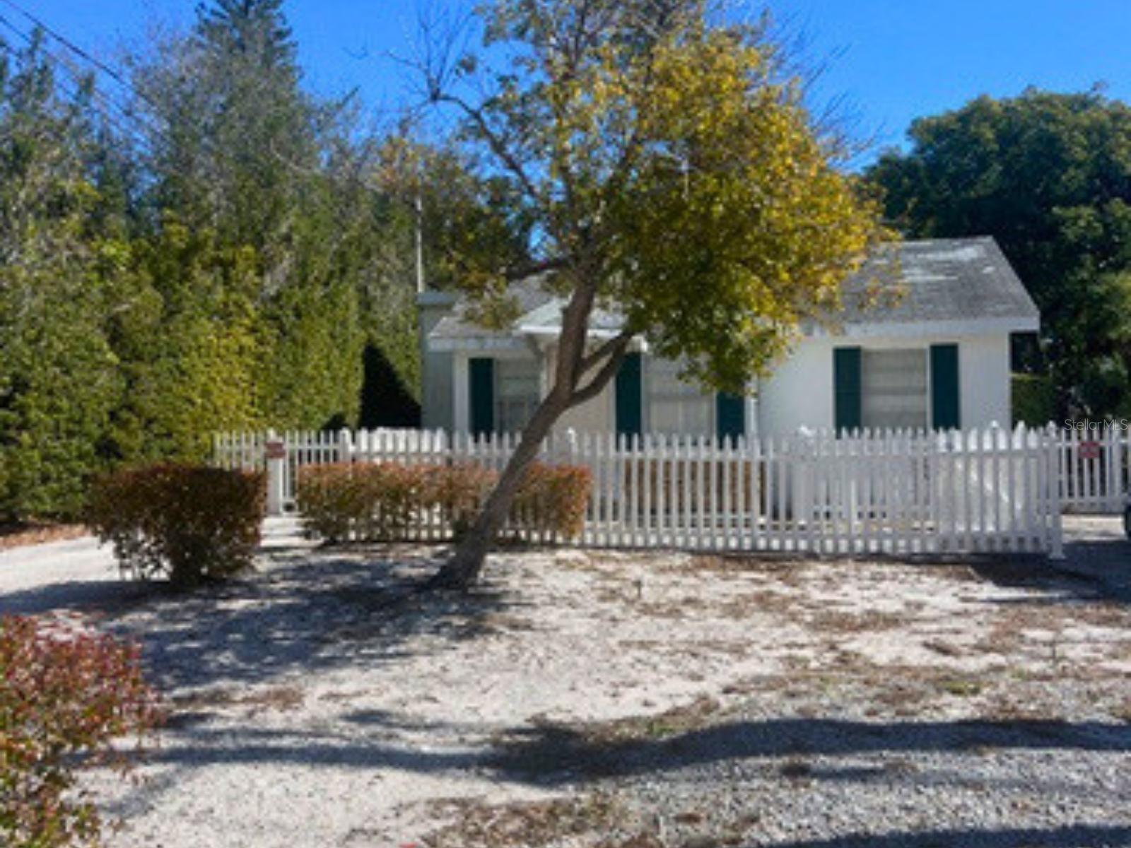 208 13TH ST SW, LARGO, FL — photo 7