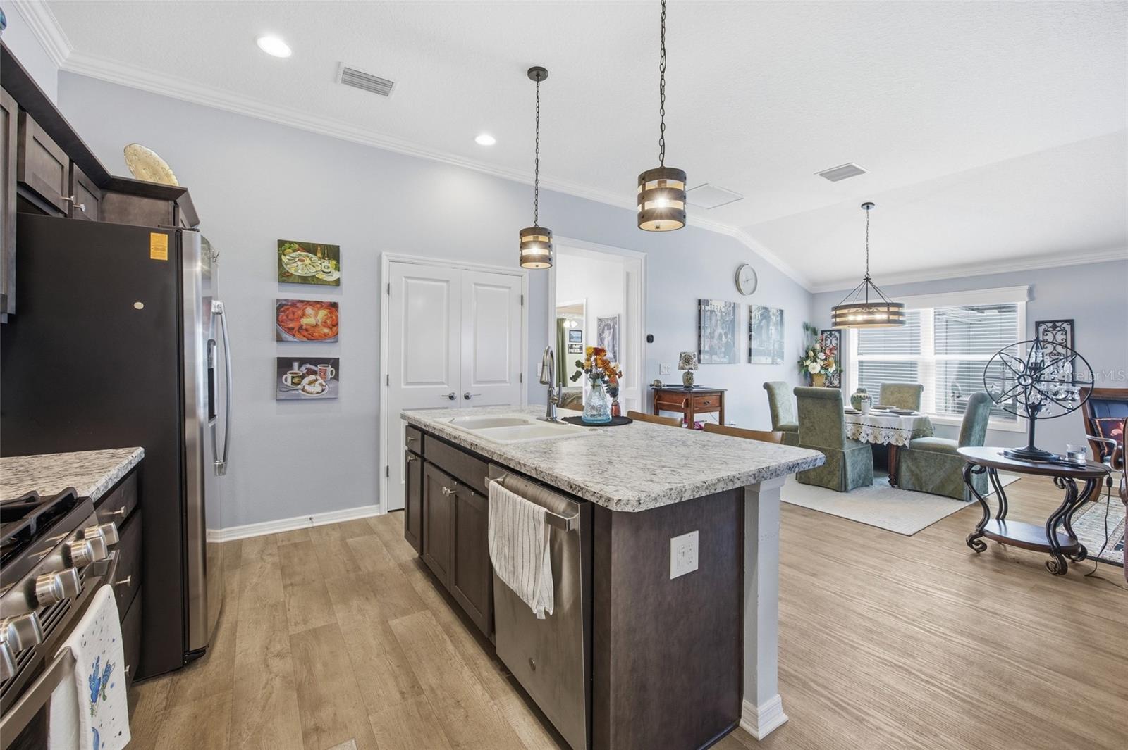 2910 MONUMENT WAY, THE VILLAGES, FL — photo 3