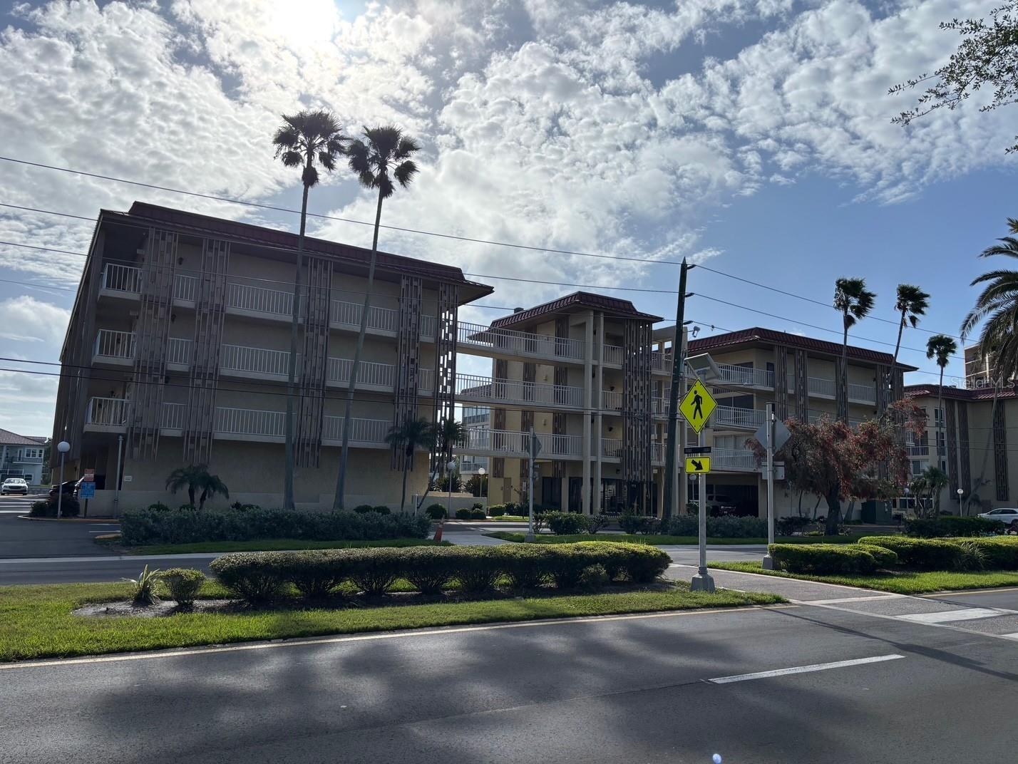 121 ISLAND WAY #331, CLEARWATER BEACH, FL — photo 2
