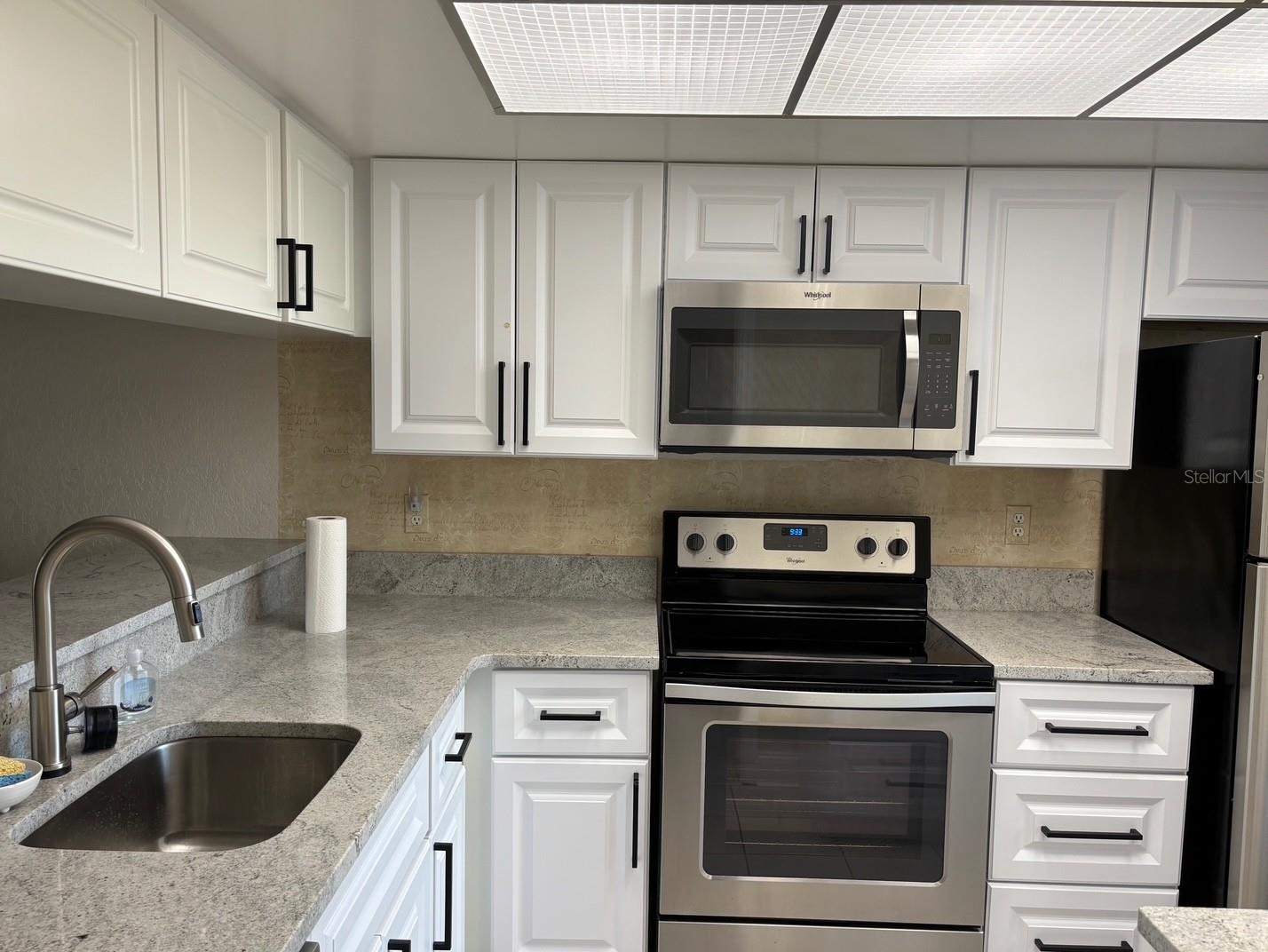 121 ISLAND WAY #331, CLEARWATER BEACH, FL — photo 12