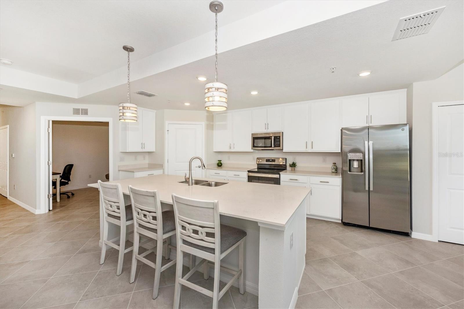 12550 GALAPAGOS ST #104, VENICE, FL — photo 7
