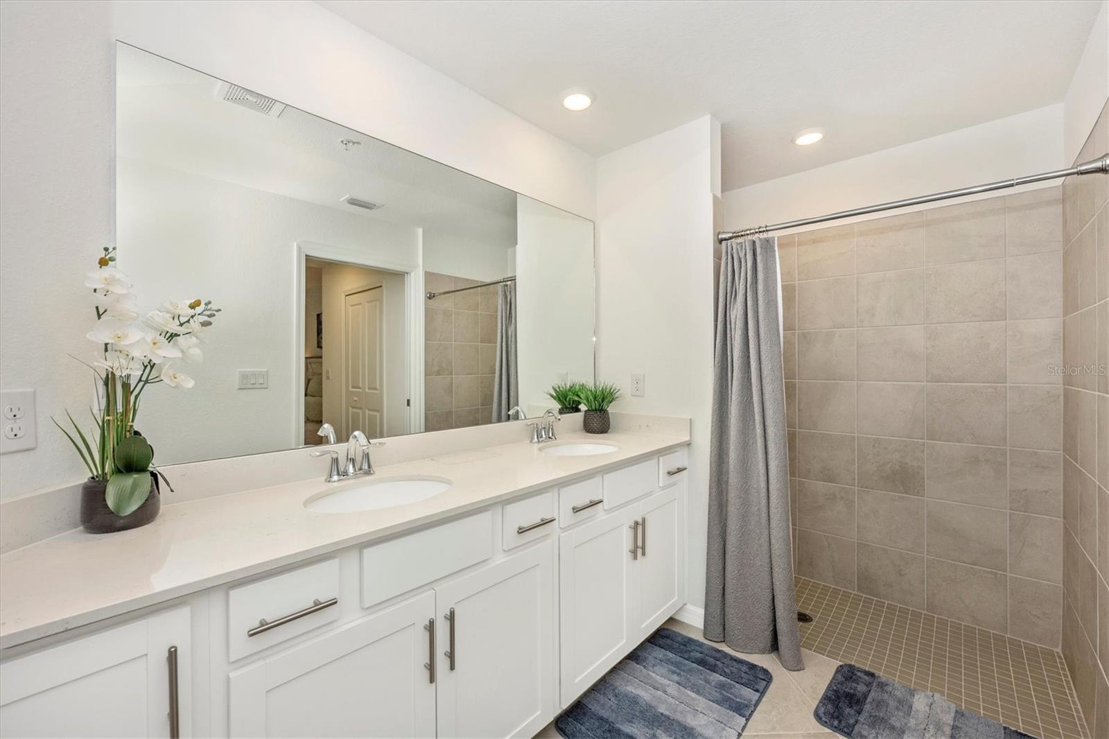 12550 GALAPAGOS ST #104, VENICE, FL — photo 28