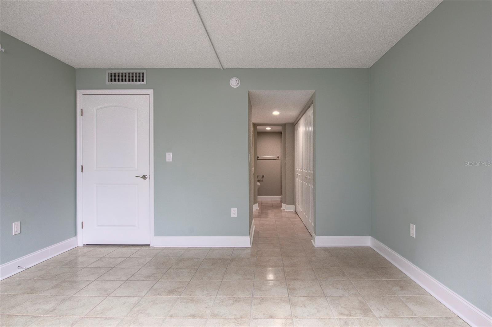 450 TREASURE ISLAND CSWY #105, TREASURE ISLAND, FL — photo 18