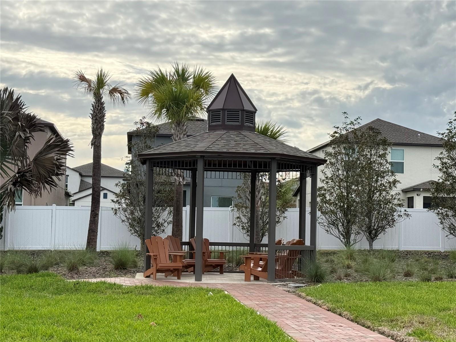 36370 WELL HILL WAY, ZEPHYRHILLS, FL — photo 4