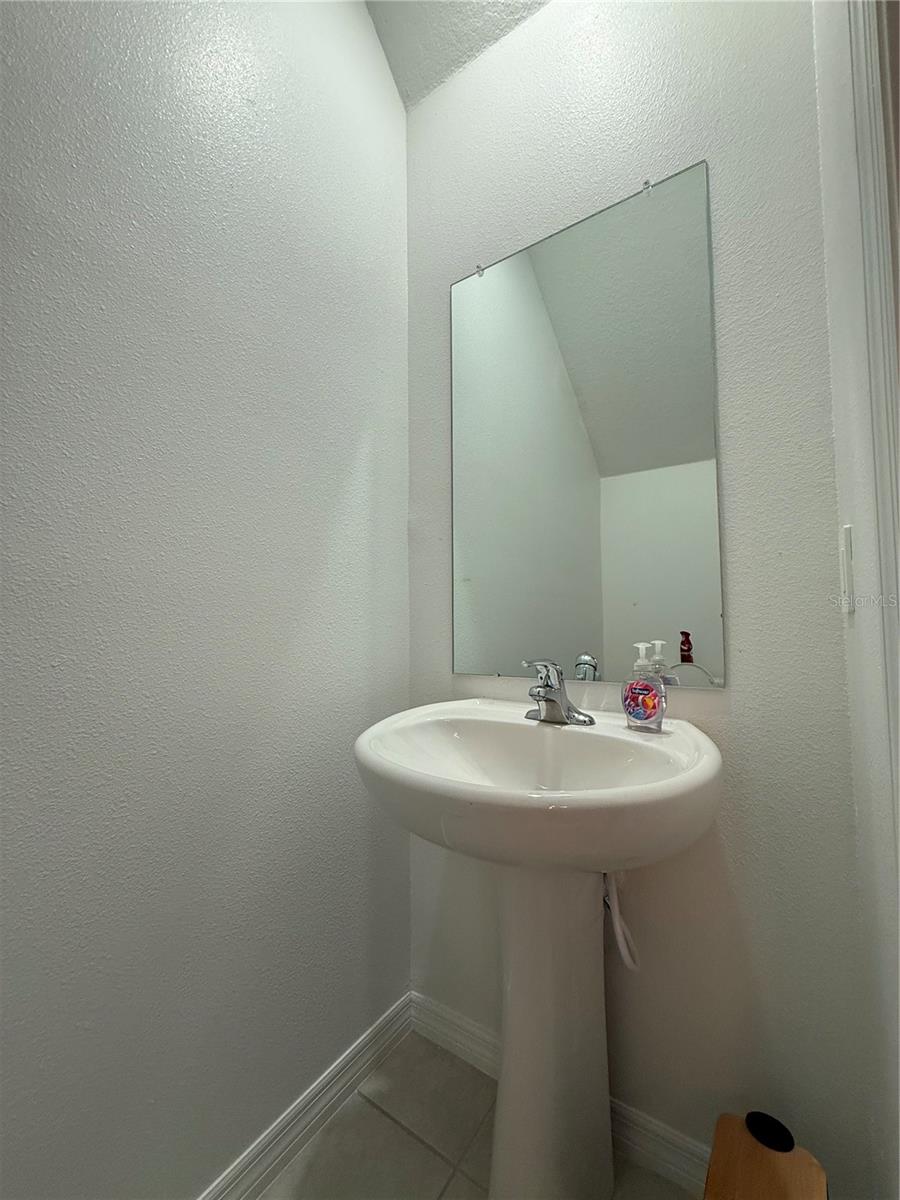36370 WELL HILL WAY, ZEPHYRHILLS, FL — photo 16