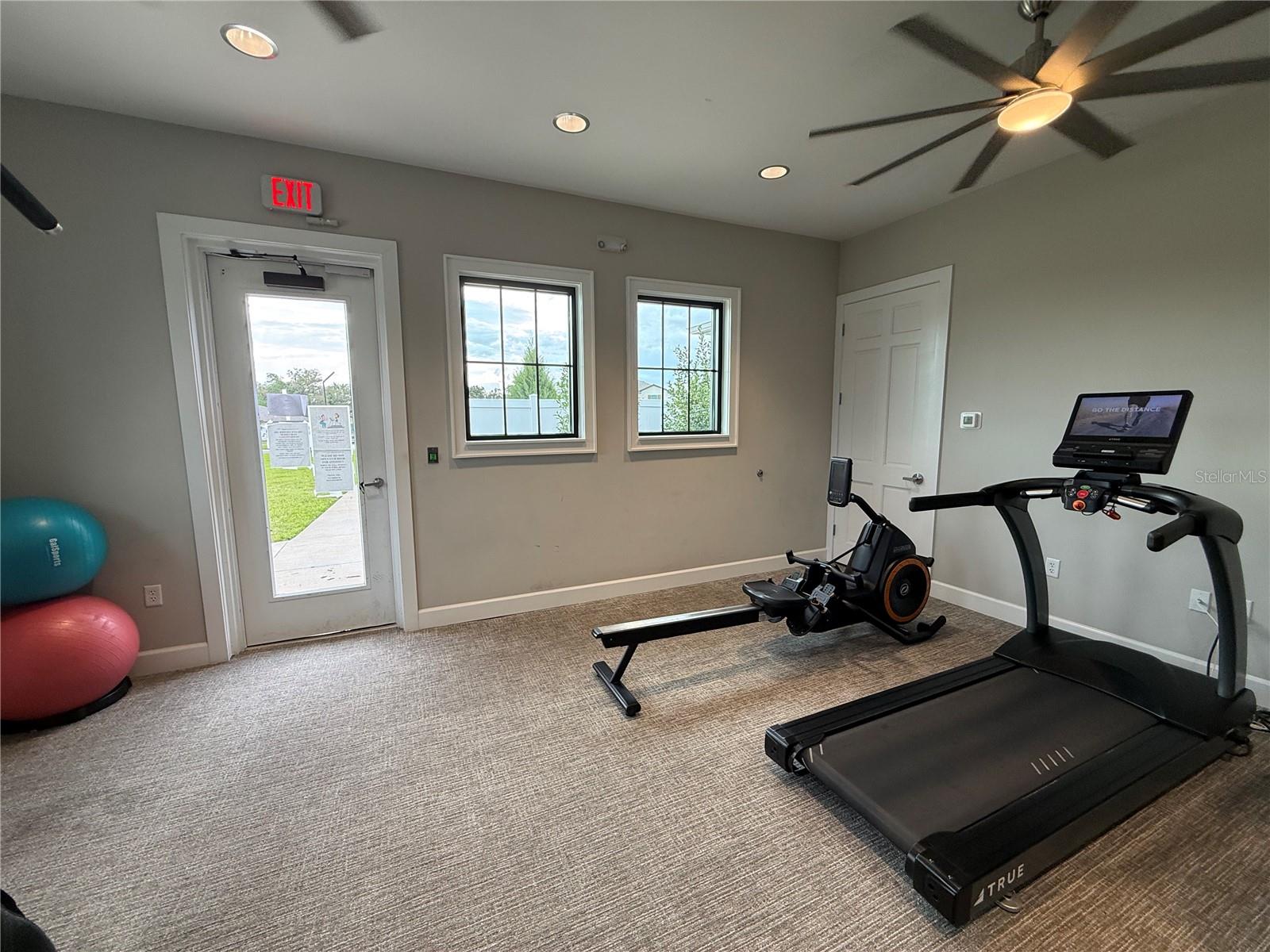 36370 WELL HILL WAY, ZEPHYRHILLS, FL — photo 45