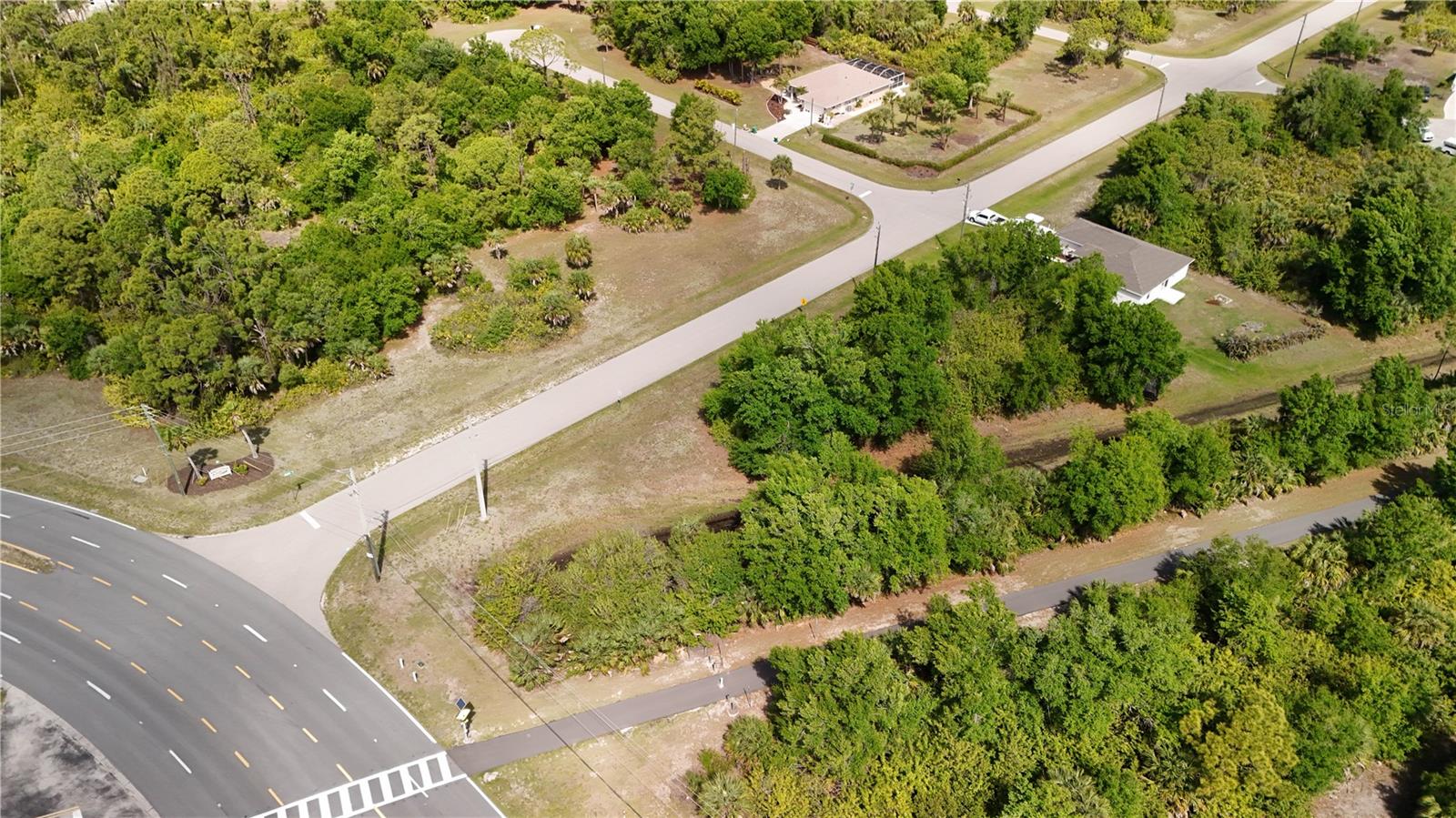 101 ANTILLA DR, ROTONDA WEST, FL — photo 9