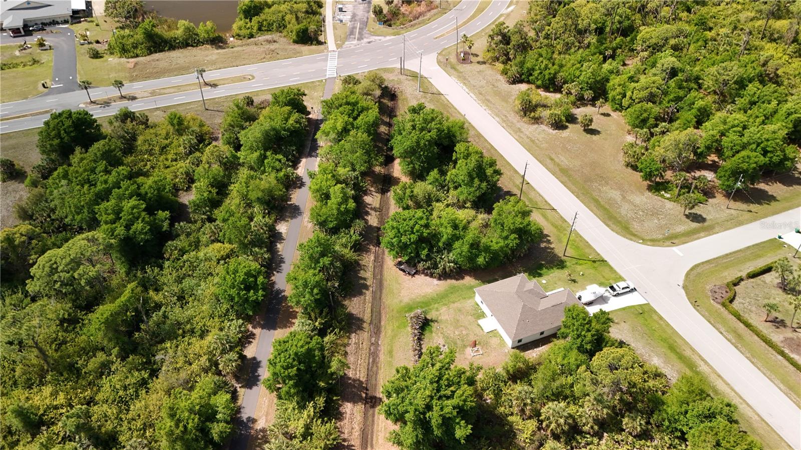 103 ANTILLA DR, ROTONDA WEST, FL — photo 13