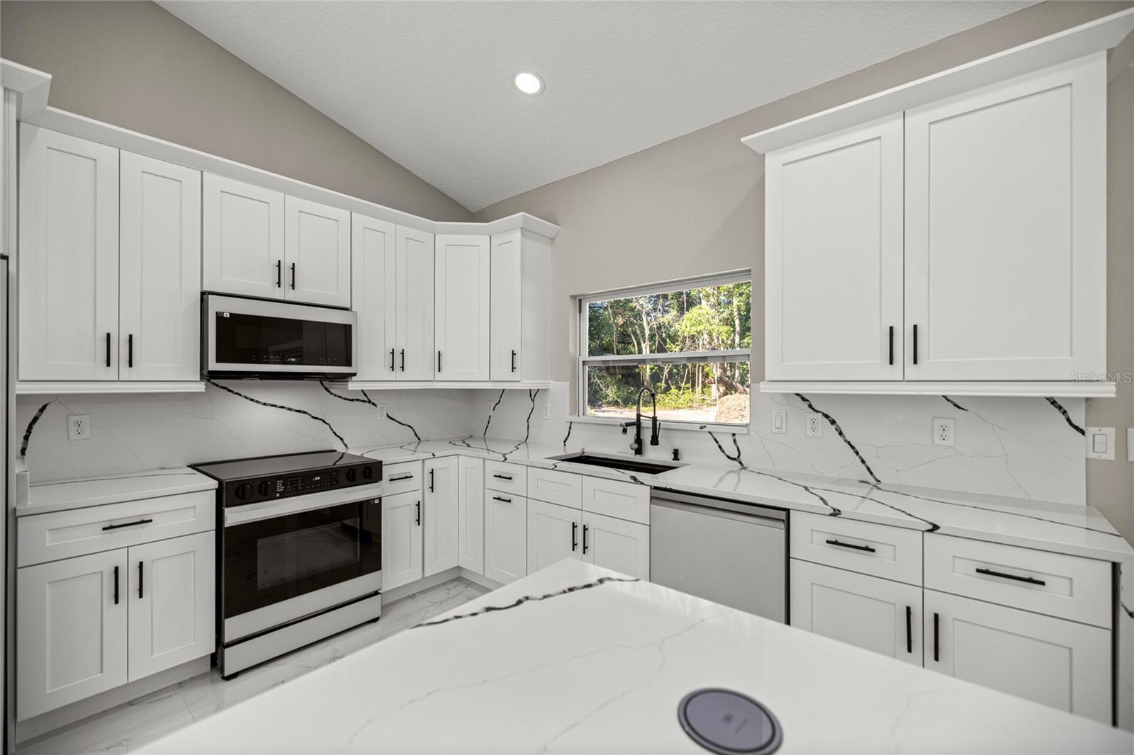 3981 SE 142ND LN, SUMMERFIELD, FL — photo 13