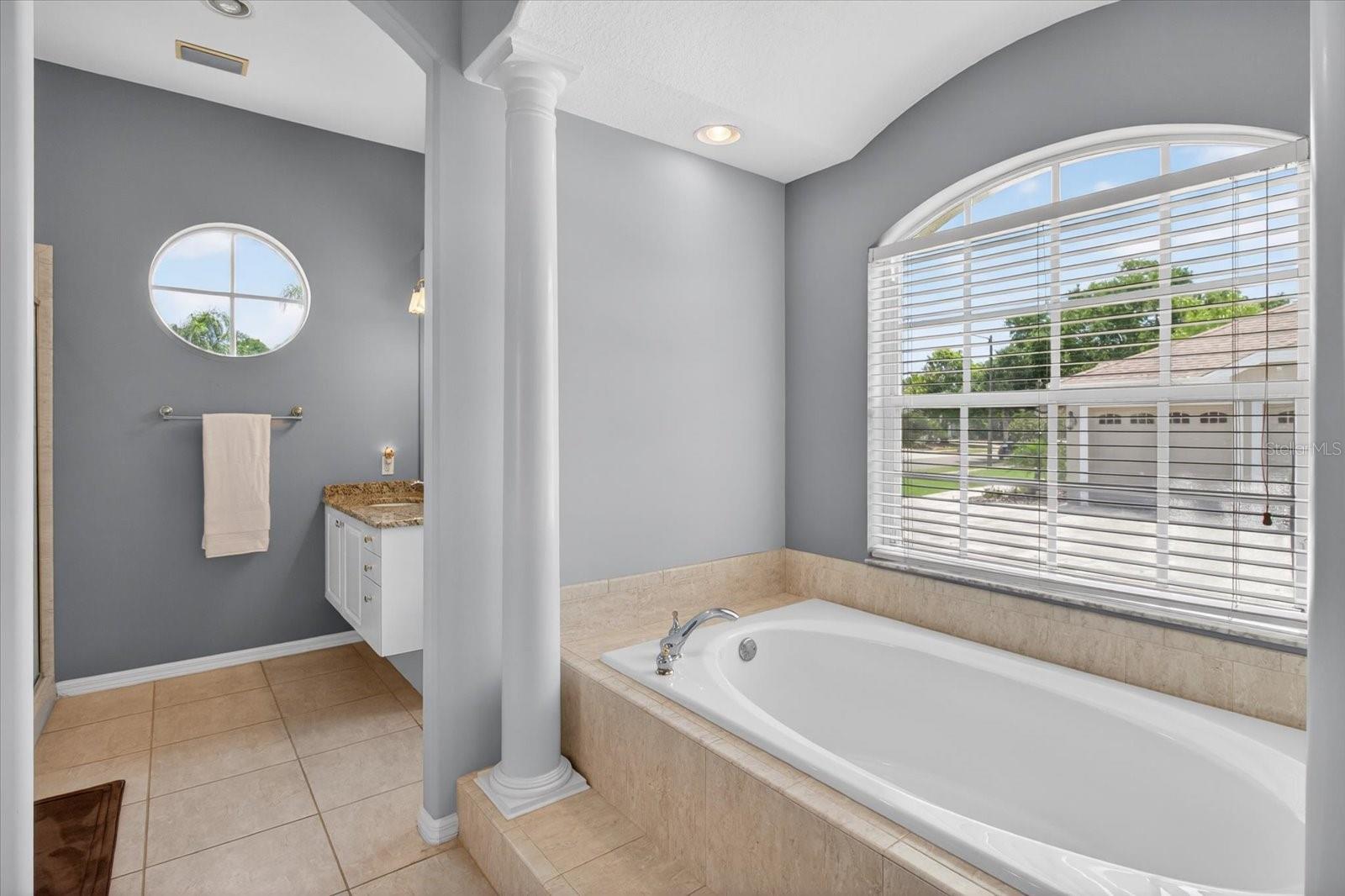 4052 CAPITOL DR, PALM HARBOR, FL — photo 27