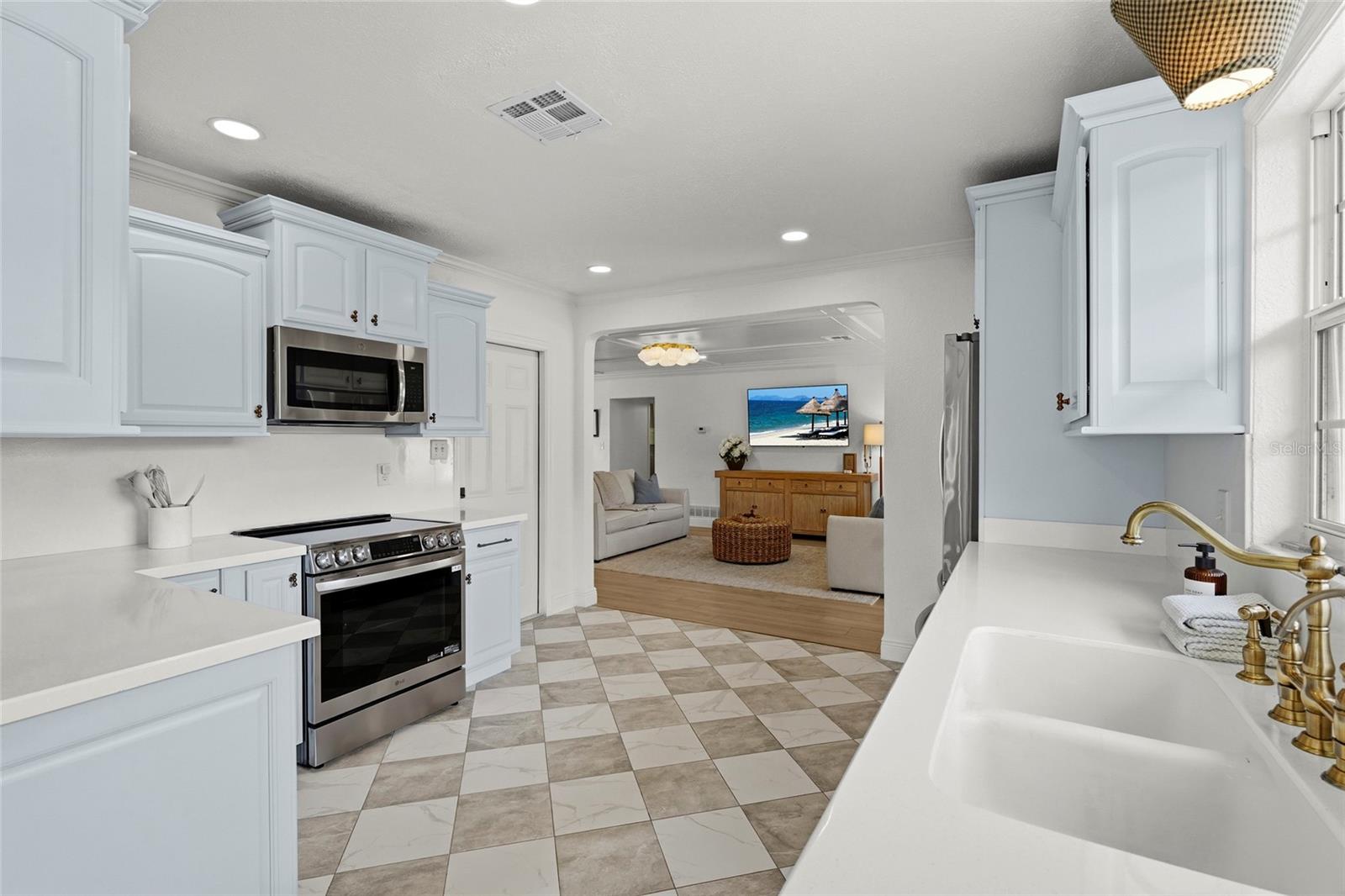 7746 WESTMORELAND DR, SARASOTA, FL — photo 13
