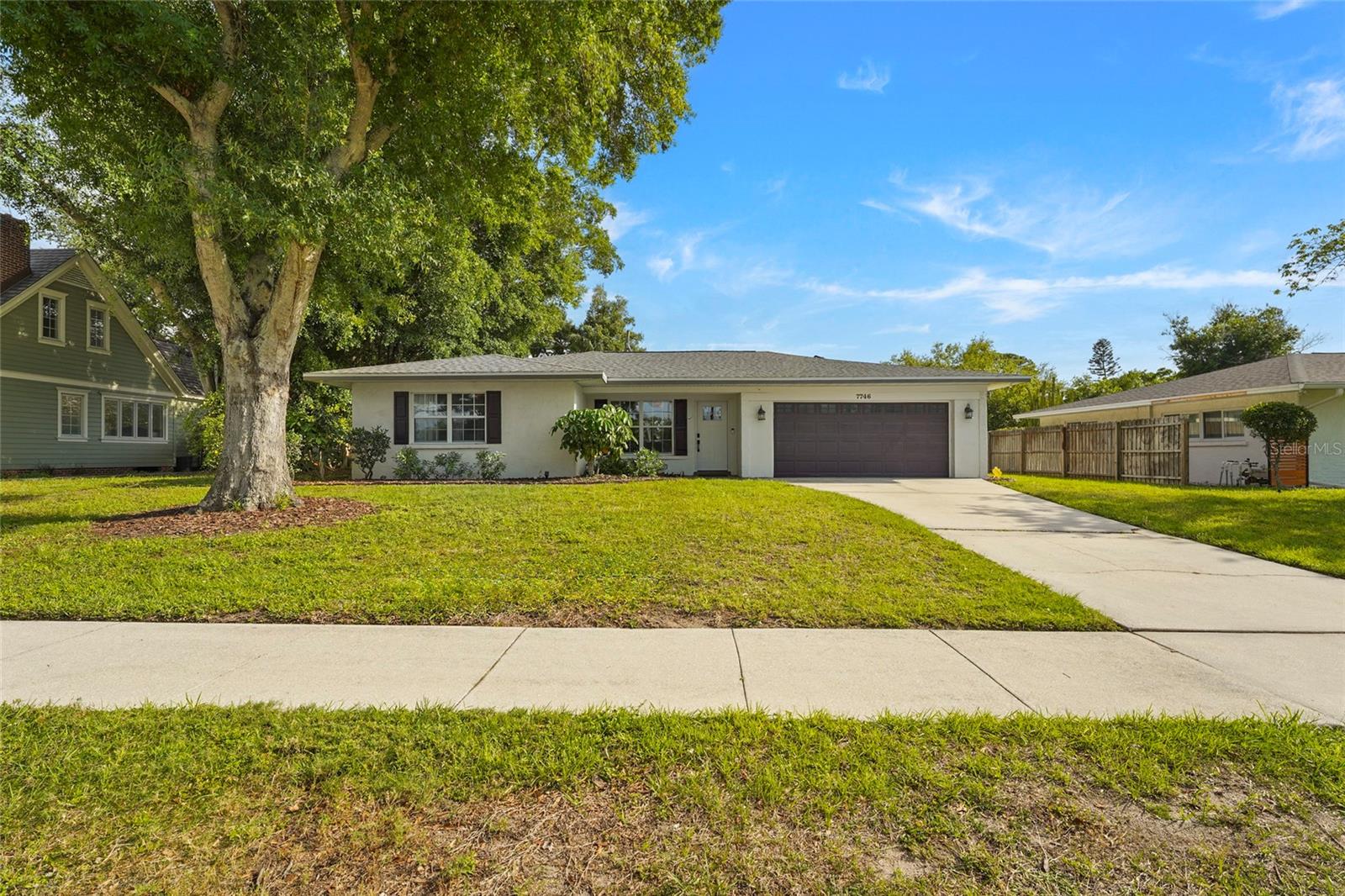 7746 WESTMORELAND DR, SARASOTA, FL