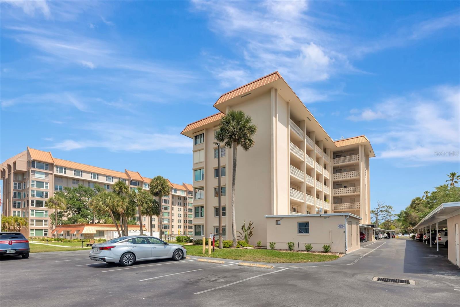 620 EDGEWATER DR #102, DUNEDIN, FL