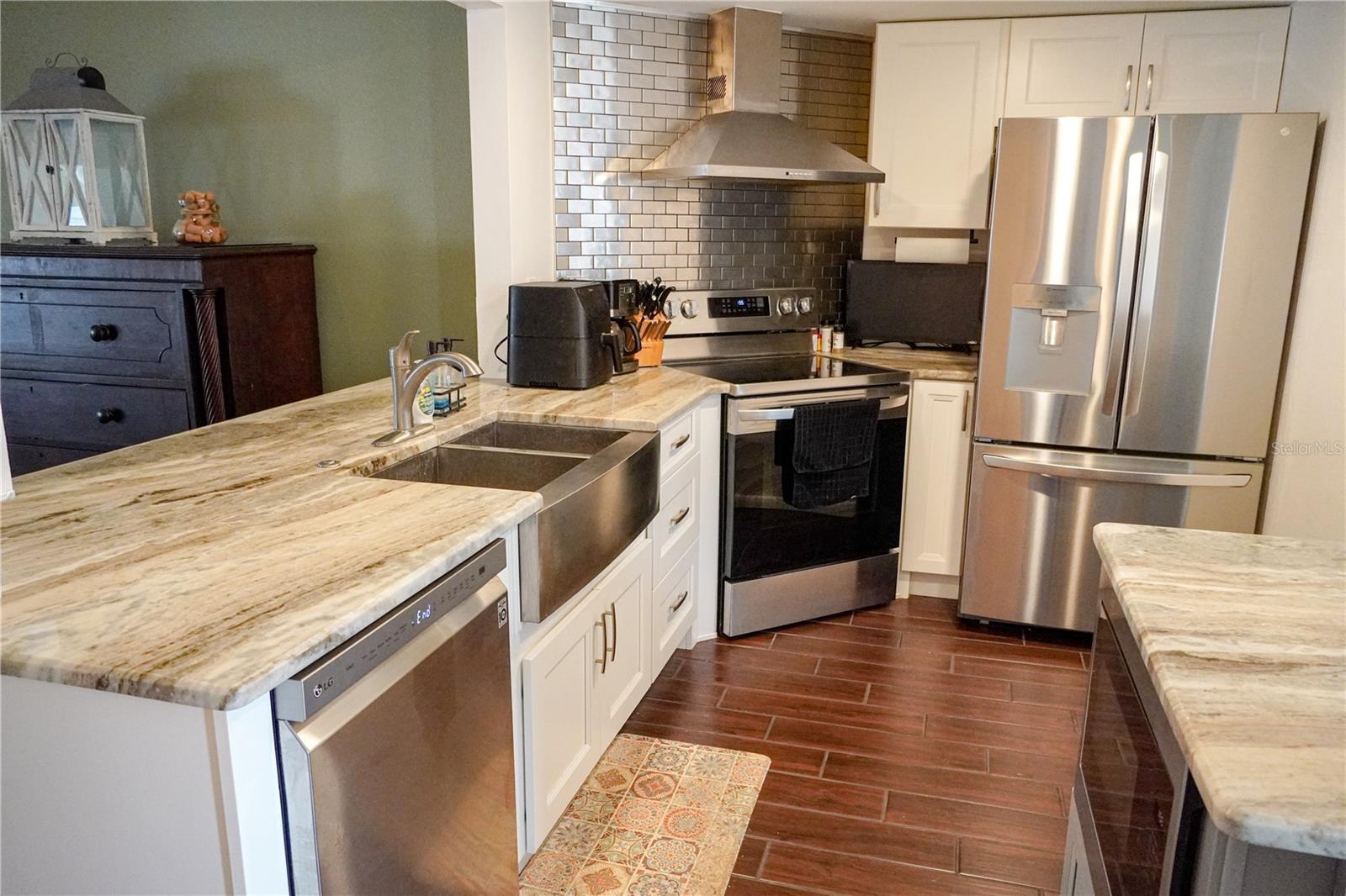 1963 GEORGIA CIR N, CLEARWATER, FL — photo 4