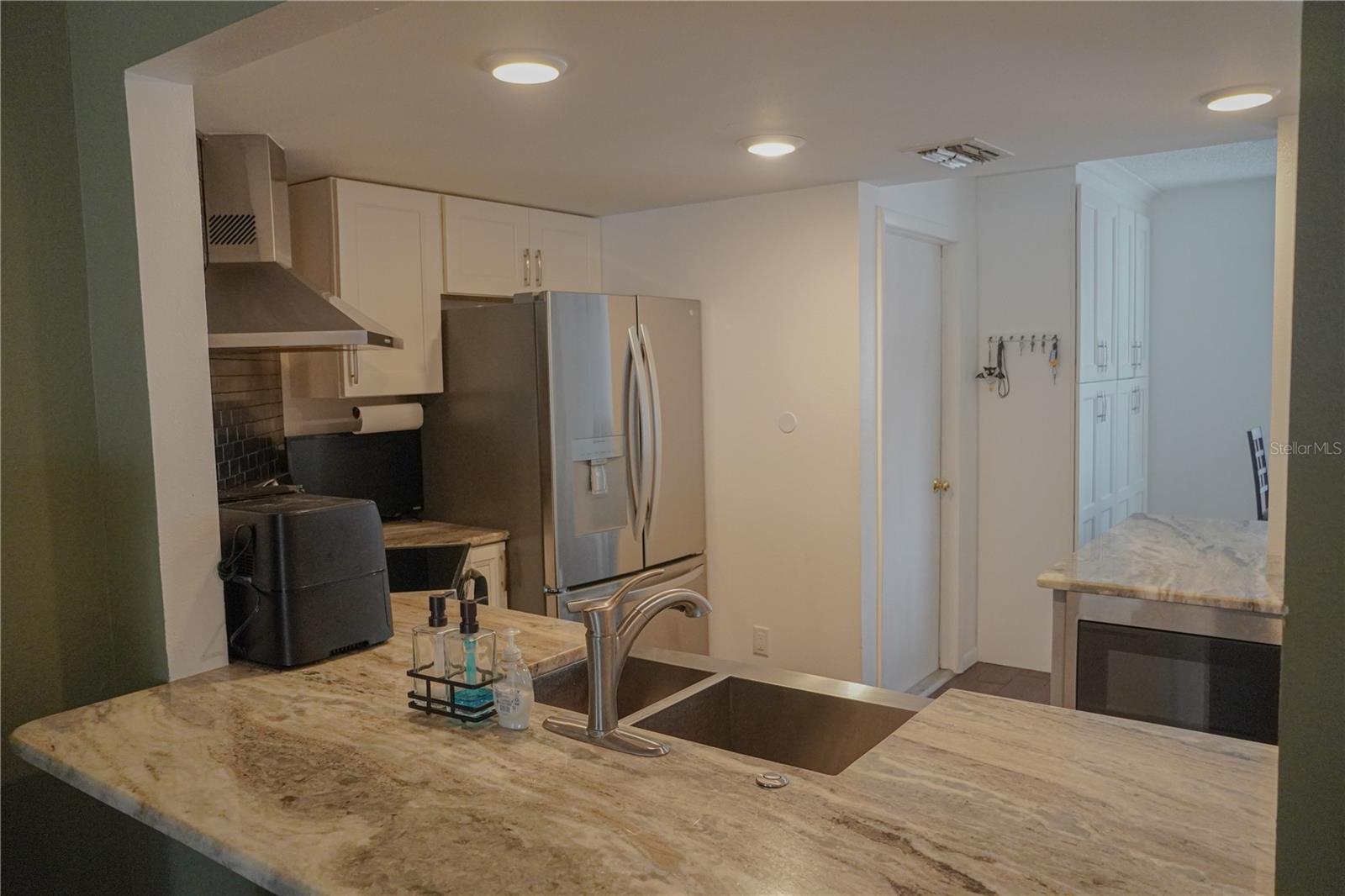 1963 GEORGIA CIR N, CLEARWATER, FL — photo 5