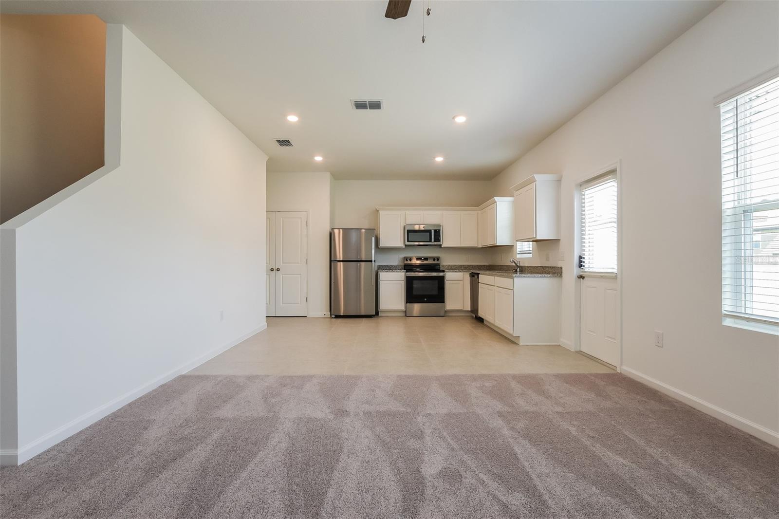 2042 HEMINGWAY CIR, GROVELAND, FL — photo 3