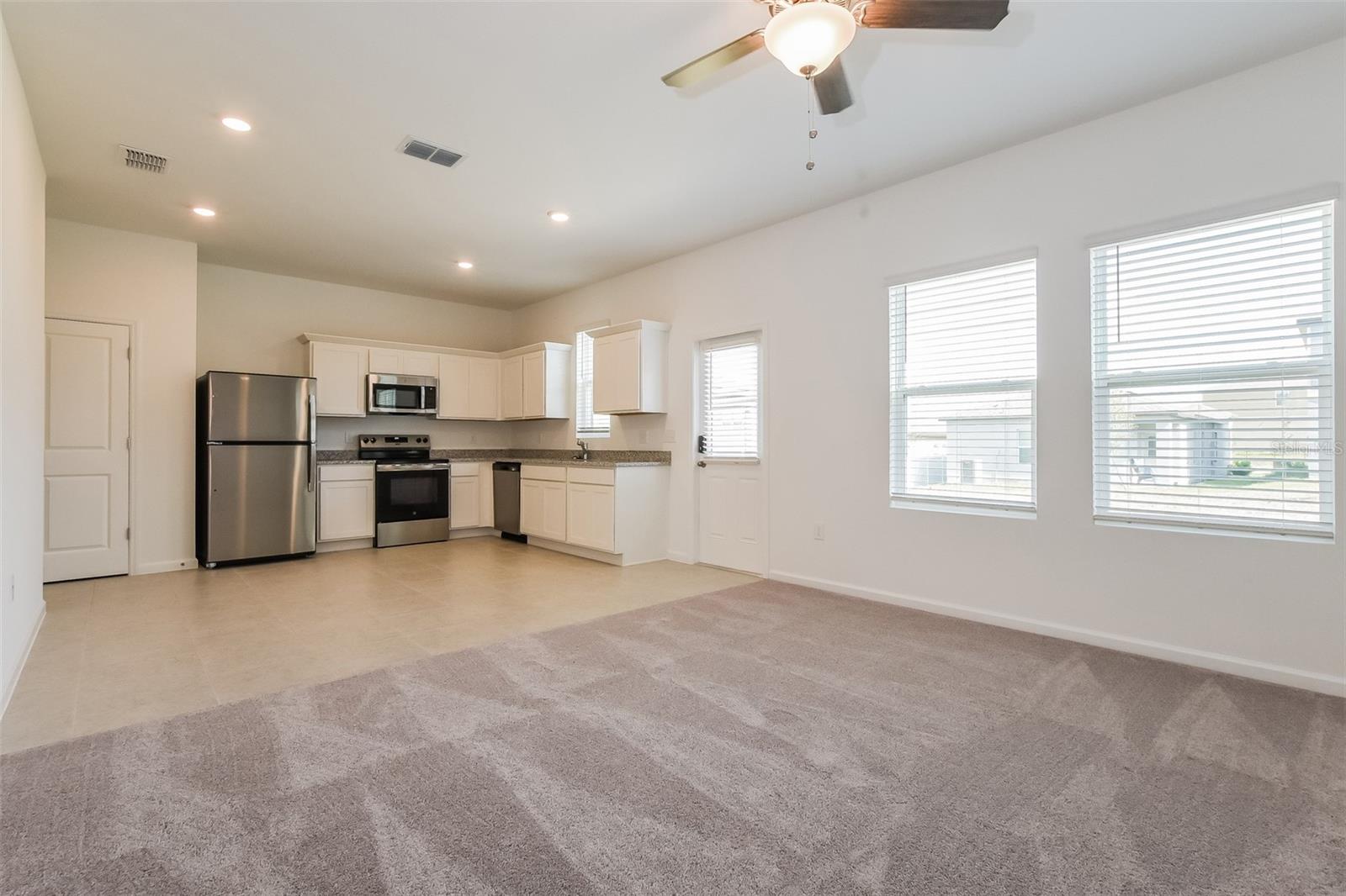 2042 HEMINGWAY CIR, GROVELAND, FL — photo 12