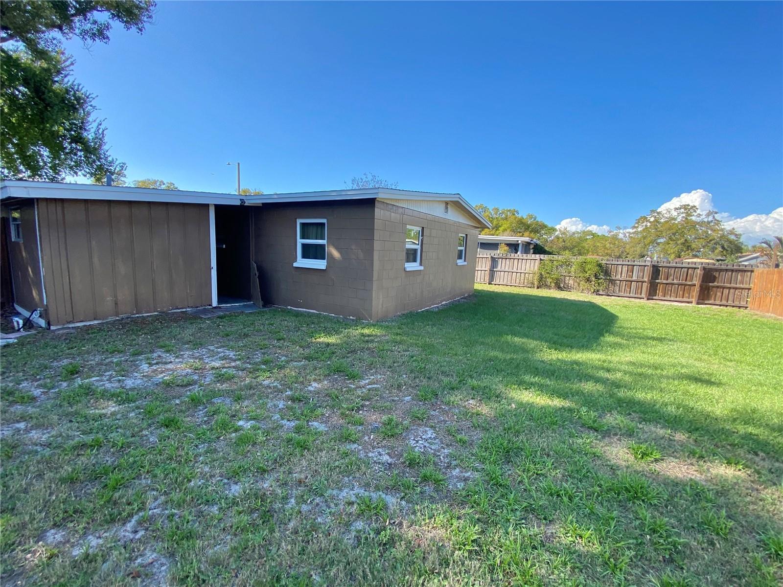 4403 GANDY CIR, TAMPA, FL — photo 24