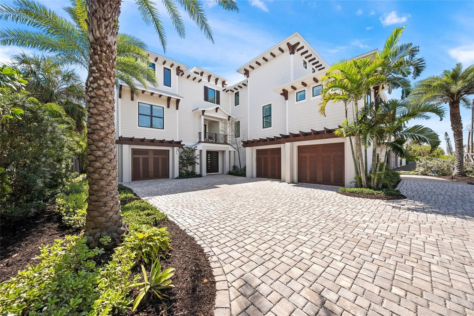 209 WILLOW AVE, ANNA MARIA, FL