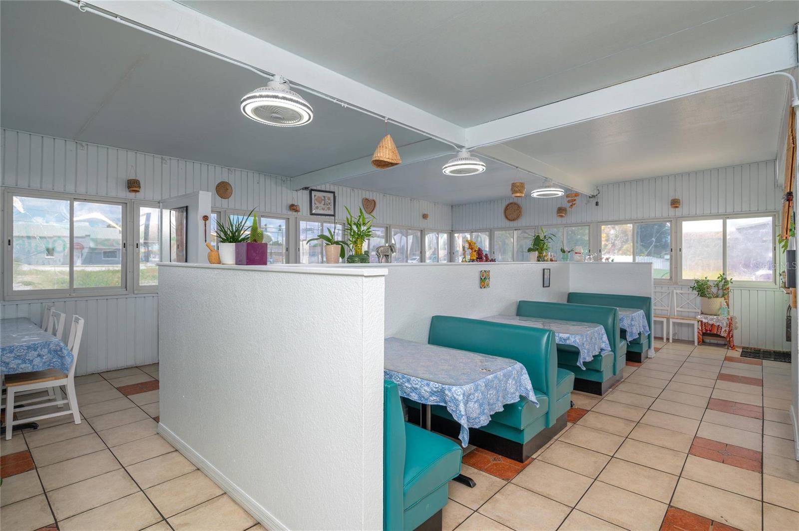 114 W CENTRAL AVE, LAKE WALES, FL — photo 22