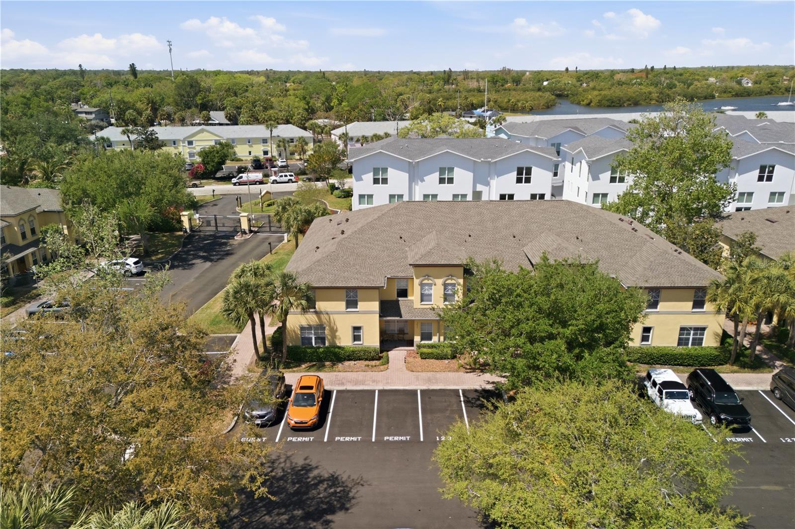 3871 MARINER DR, ST PETERSBURG, FL