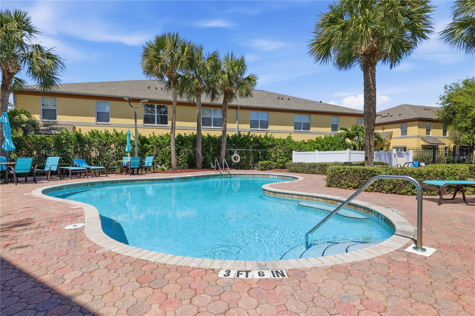 3871 MARINER DR, ST PETERSBURG, FL — photo 4