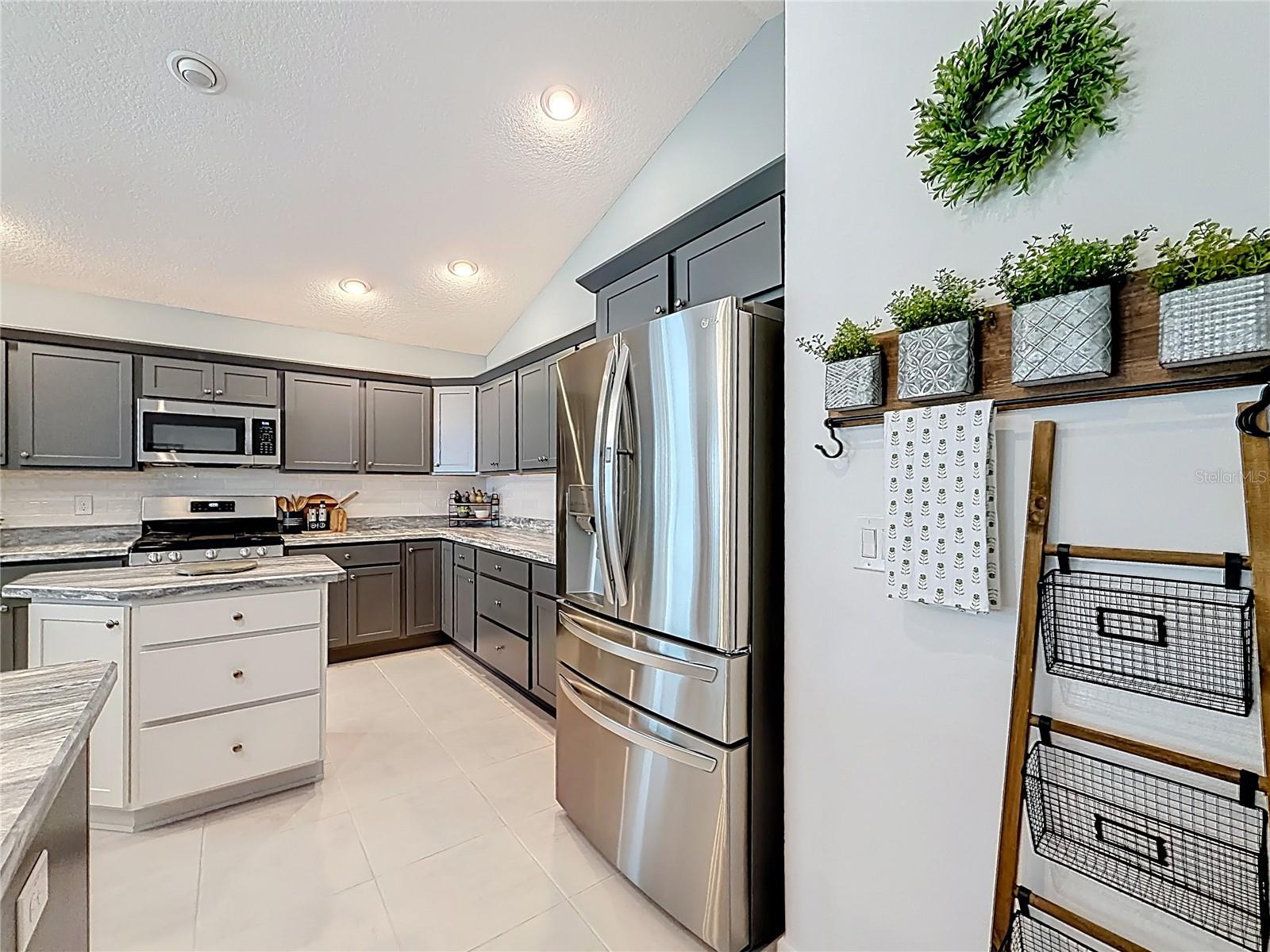 1411 FRANKLIN CT, THE VILLAGES, FL — photo 13