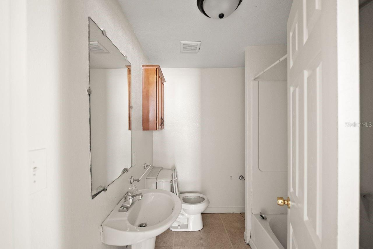 6808 NEW YORK DR, TAMPA, FL — photo 17