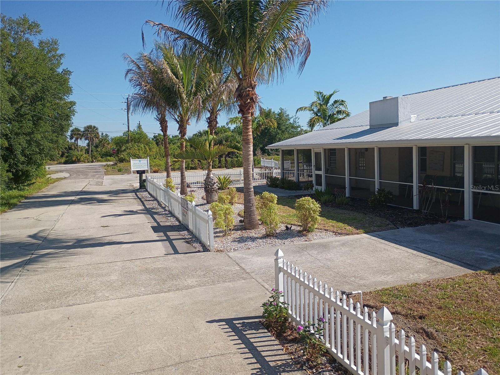 315 ADDISON DR, PUNTA GORDA, FL — photo 2