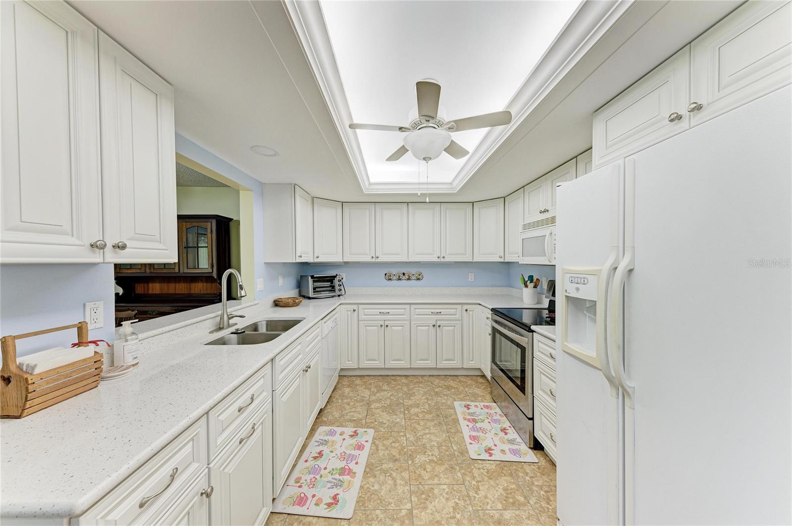 7160 FAIRWAY BEND CIR, SARASOTA, FL — photo 11