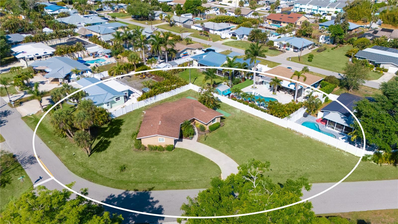 6620 AVENUE C, SARASOTA, FL — photo 2